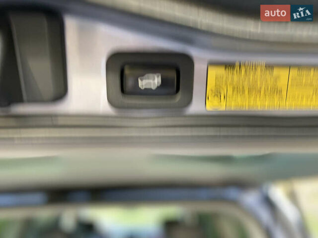 Сірий Лексус ЛХ, об'ємом двигуна 5.66 л та пробігом 295 тис. км за 20999 $, фото 9 на Automoto.ua