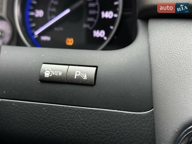 Серый Лексус ЛХ, объемом двигателя 5.66 л и пробегом 255 тыс. км за 24900 $, фото 43 на Automoto.ua