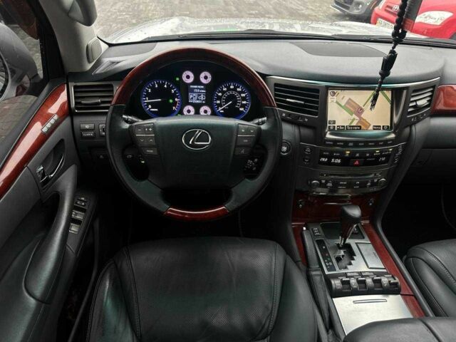 Серый Лексус ЛХ, объемом двигателя 5.7 л и пробегом 259 тыс. км за 21990 $, фото 16 на Automoto.ua