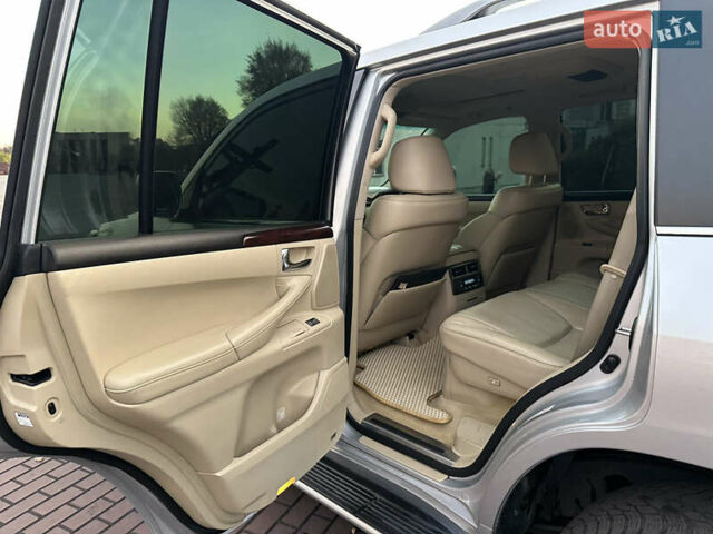 Сірий Лексус ЛХ, об'ємом двигуна 5.66 л та пробігом 262 тис. км за 22999 $, фото 20 на Automoto.ua