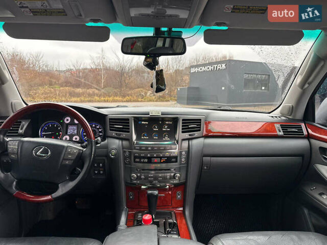 Серый Лексус ЛХ, объемом двигателя 5.66 л и пробегом 364 тыс. км за 25000 $, фото 53 на Automoto.ua