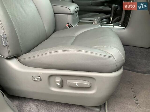 Серый Лексус ЛХ, объемом двигателя 5.66 л и пробегом 175 тыс. км за 32800 $, фото 41 на Automoto.ua