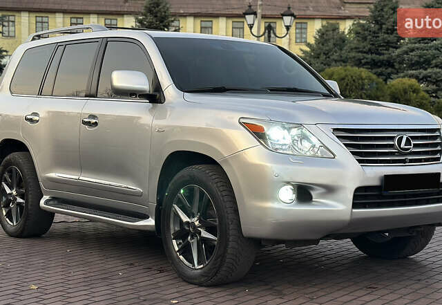 Сірий Лексус ЛХ, об'ємом двигуна 5.66 л та пробігом 262 тис. км за 22999 $, фото 8 на Automoto.ua