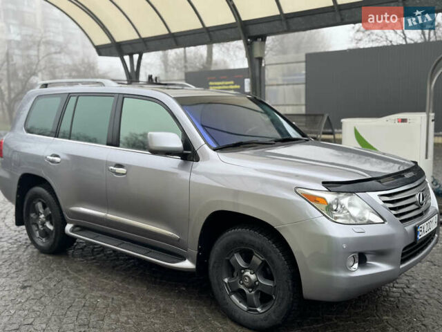 Серый Лексус ЛХ, объемом двигателя 5.66 л и пробегом 530 тыс. км за 25500 $, фото 3 на Automoto.ua