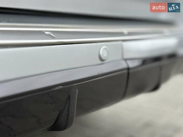 Серый Лексус ЛХ, объемом двигателя 5.66 л и пробегом 255 тыс. км за 24900 $, фото 16 на Automoto.ua