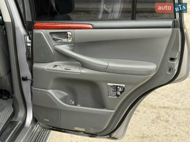 Сірий Лексус ЛХ, об'ємом двигуна 5.66 л та пробігом 246 тис. км за 24999 $, фото 26 на Automoto.ua