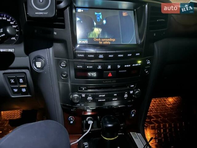 Лексус ЛХ 2008 в Ивано-Франковске на Automoto.ua Серый Лексус ЛХ, объемом двигателя 5.66 л и пробегом 285 тыс. км за 25000 $, фото 12 на Automoto.ua