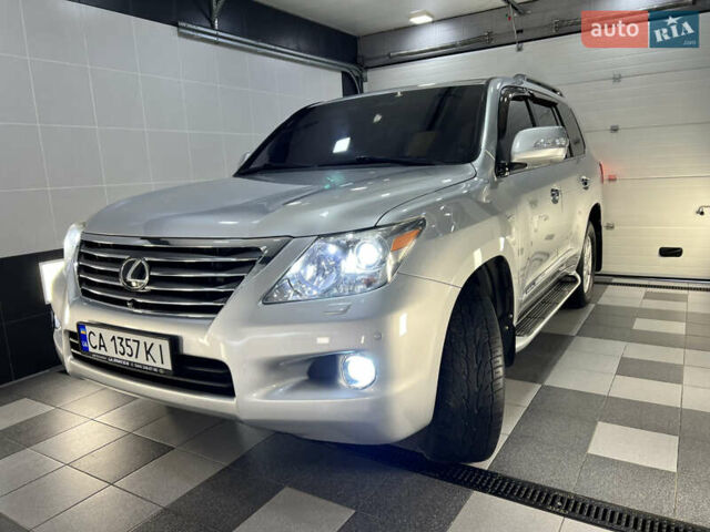 Серый Лексус ЛХ, объемом двигателя 5.66 л и пробегом 273 тыс. км за 24900 $, фото 31 на Automoto.ua