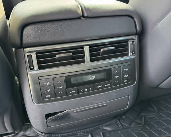 Сірий Лексус ЛХ, об'ємом двигуна 5.66 л та пробігом 303 тис. км за 22000 $, фото 26 на Automoto.ua