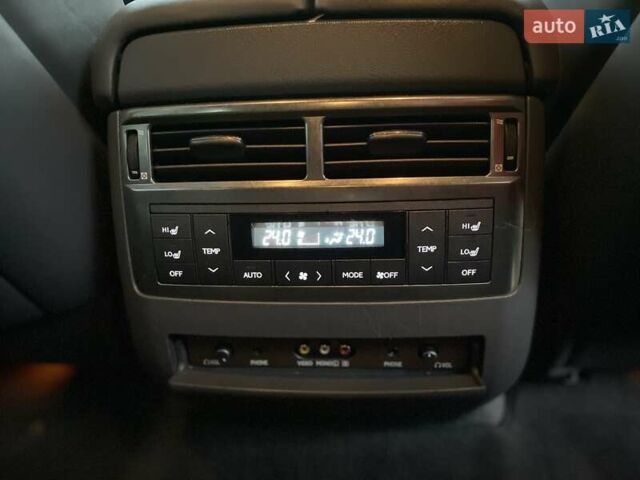 Сірий Лексус ЛХ, об'ємом двигуна 5.7 л та пробігом 295 тис. км за 21555 $, фото 31 на Automoto.ua