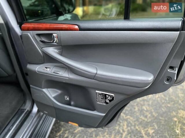 Сірий Лексус ЛХ, об'ємом двигуна 5.7 л та пробігом 295 тис. км за 21555 $, фото 28 на Automoto.ua