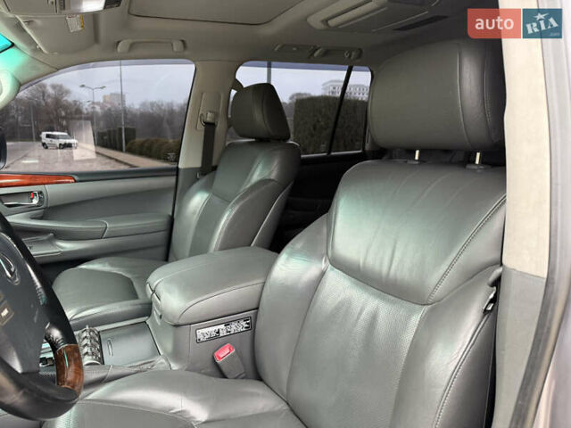 Сірий Лексус ЛХ, об'ємом двигуна 5.66 л та пробігом 246 тис. км за 24999 $, фото 20 на Automoto.ua