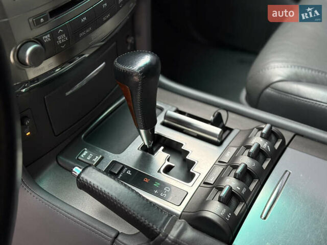 Сірий Лексус ЛХ, об'ємом двигуна 5.66 л та пробігом 246 тис. км за 24999 $, фото 13 на Automoto.ua