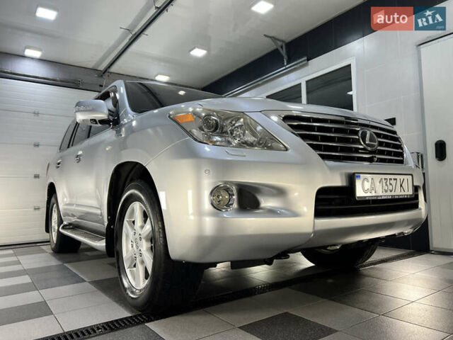 Серый Лексус ЛХ, объемом двигателя 5.66 л и пробегом 273 тыс. км за 24900 $, фото 6 на Automoto.ua