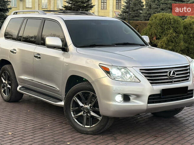 Сірий Лексус ЛХ, об'ємом двигуна 5.66 л та пробігом 262 тис. км за 22999 $, фото 7 на Automoto.ua