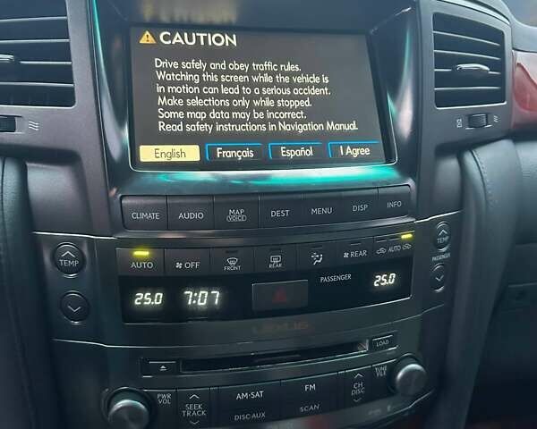 Сірий Лексус ЛХ, об'ємом двигуна 5.66 л та пробігом 225 тис. км за 22900 $, фото 7 на Automoto.ua