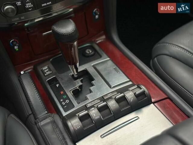 Серый Лексус ЛХ, объемом двигателя 5.66 л и пробегом 259 тыс. км за 21990 $, фото 26 на Automoto.ua