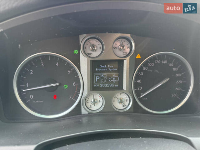 Сірий Лексус ЛХ, об'ємом двигуна 5.66 л та пробігом 303 тис. км за 22000 $, фото 18 на Automoto.ua