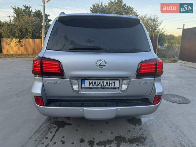 Сірий Лексус ЛХ, об'ємом двигуна 5.7 л та пробігом 315 тис. км за 22800 $, фото 3 на Automoto.ua