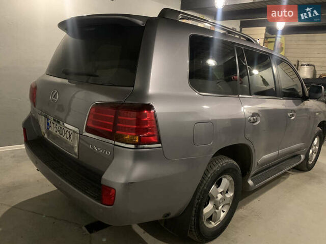 Серый Лексус ЛХ, объемом двигателя 5.7 л и пробегом 240 тыс. км за 27500 $, фото 5 на Automoto.ua