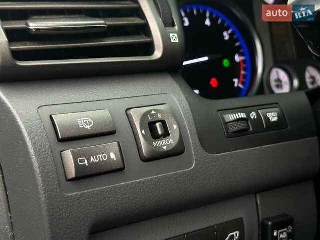 Сірий Лексус ЛХ, об'ємом двигуна 5.66 л та пробігом 259 тис. км за 20990 $, фото 30 на Automoto.ua