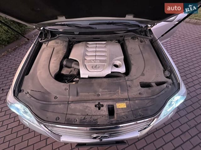 Сірий Лексус ЛХ, об'ємом двигуна 5.66 л та пробігом 262 тис. км за 22999 $, фото 53 на Automoto.ua