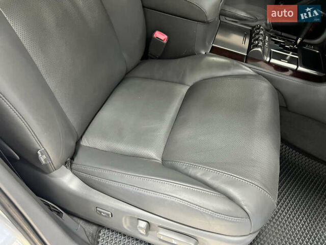 Серый Лексус ЛХ, объемом двигателя 5.66 л и пробегом 273 тыс. км за 24900 $, фото 106 на Automoto.ua