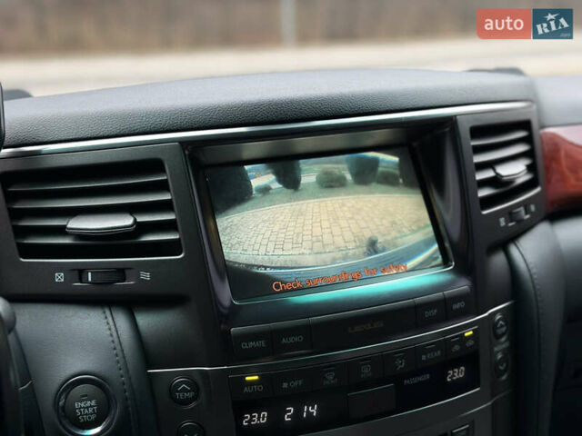 Сірий Лексус ЛХ, об'ємом двигуна 5.66 л та пробігом 246 тис. км за 24999 $, фото 17 на Automoto.ua