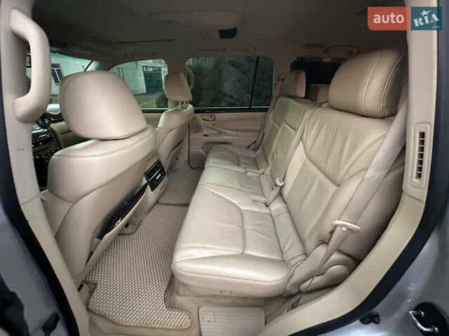 Сірий Лексус ЛХ, об'ємом двигуна 5.66 л та пробігом 262 тис. км за 22999 $, фото 19 на Automoto.ua