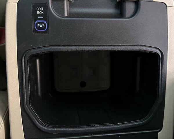 Сірий Лексус ЛХ, об'ємом двигуна 5.66 л та пробігом 262 тис. км за 22999 $, фото 40 на Automoto.ua