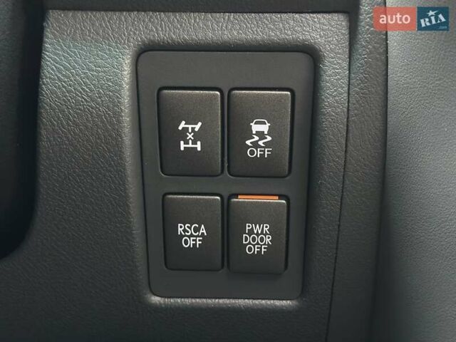 Серый Лексус ЛХ, объемом двигателя 5.66 л и пробегом 255 тыс. км за 24900 $, фото 42 на Automoto.ua