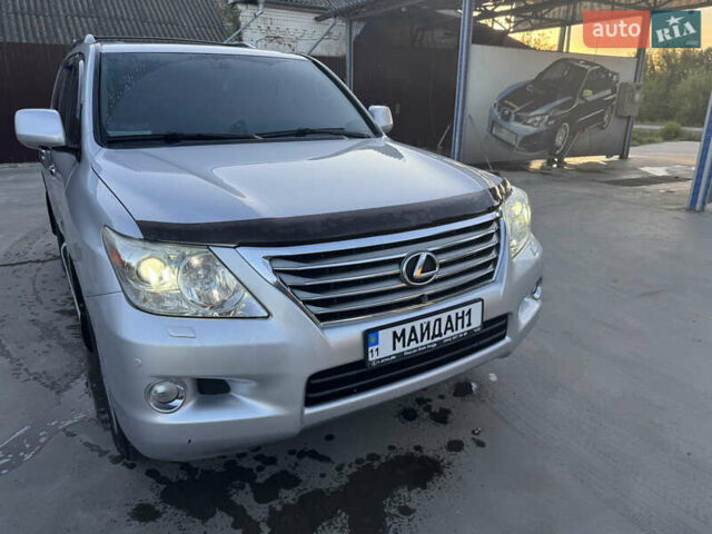 Сірий Лексус ЛХ, об'ємом двигуна 5.7 л та пробігом 315 тис. км за 22800 $, фото 7 на Automoto.ua