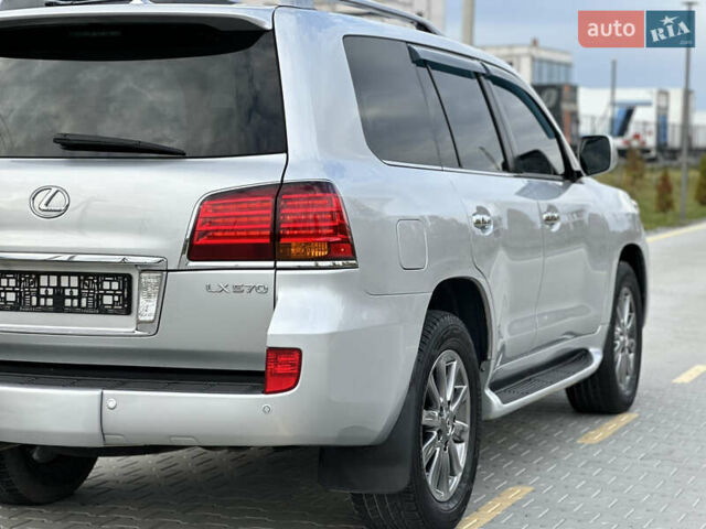Серый Лексус ЛХ, объемом двигателя 5.7 л и пробегом 360 тыс. км за 19900 $, фото 9 на Automoto.ua