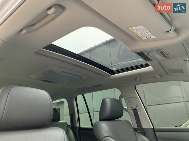 Серый Лексус ЛХ, объемом двигателя 5.66 л и пробегом 175 тыс. км за 32800 $, фото 52 на Automoto.ua