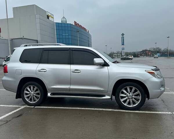 Сірий Лексус ЛХ, об'ємом двигуна 5.66 л та пробігом 225 тис. км за 22900 $, фото 3 на Automoto.ua