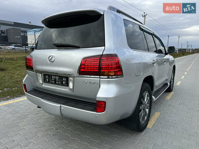 Серый Лексус ЛХ, объемом двигателя 5.7 л и пробегом 360 тыс. км за 19900 $, фото 12 на Automoto.ua