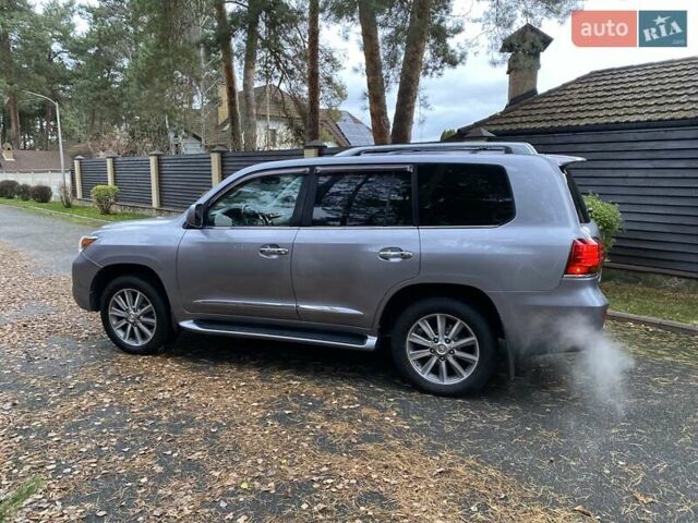 Сірий Лексус ЛХ, об'ємом двигуна 5.7 л та пробігом 295 тис. км за 21555 $, фото 9 на Automoto.ua
