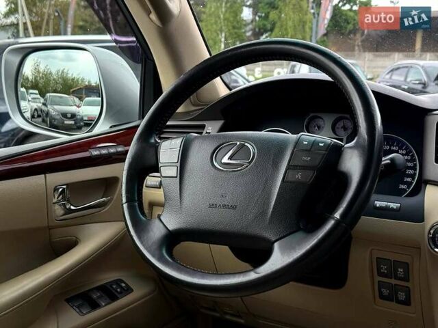 Сірий Лексус ЛХ, об'ємом двигуна 5.66 л та пробігом 235 тис. км за 27191 $, фото 42 на Automoto.ua