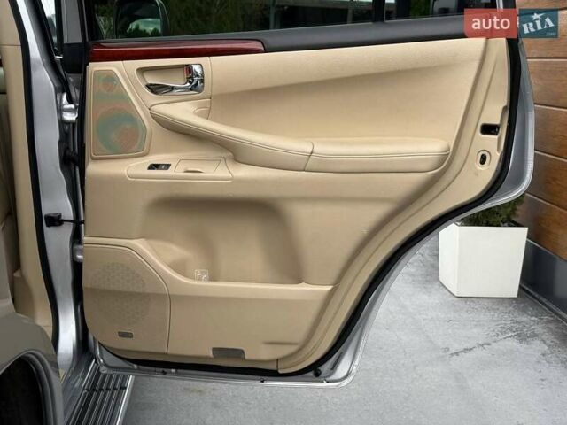 Сірий Лексус ЛХ, об'ємом двигуна 5.66 л та пробігом 235 тис. км за 27191 $, фото 49 на Automoto.ua