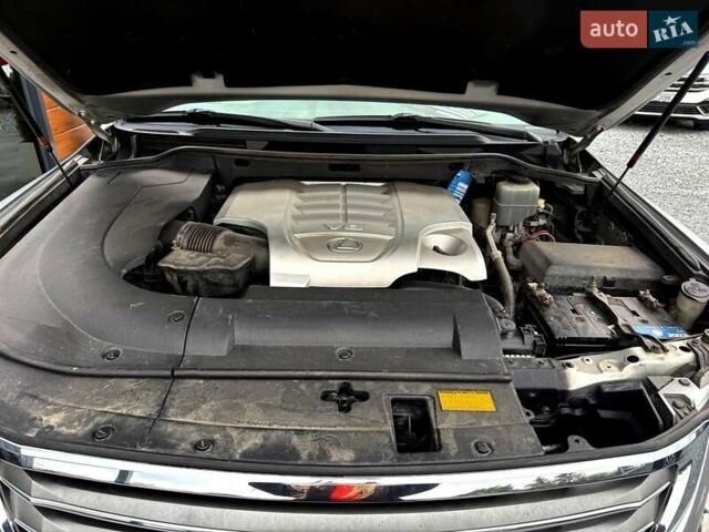 Сірий Лексус ЛХ, об'ємом двигуна 5.66 л та пробігом 235 тис. км за 27191 $, фото 60 на Automoto.ua