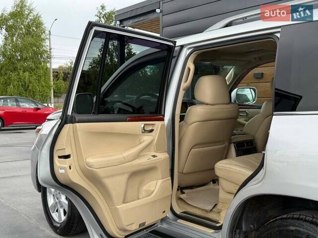 Сірий Лексус ЛХ, об'ємом двигуна 5.66 л та пробігом 235 тис. км за 27191 $, фото 35 на Automoto.ua