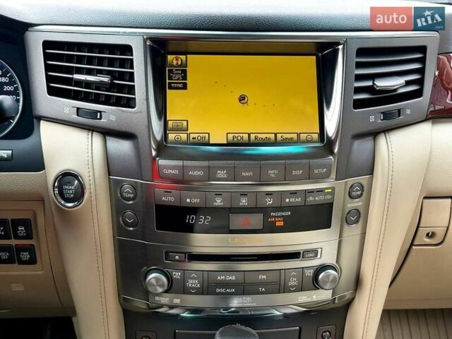 Сірий Лексус ЛХ, об'ємом двигуна 5.66 л та пробігом 235 тис. км за 27191 $, фото 28 на Automoto.ua