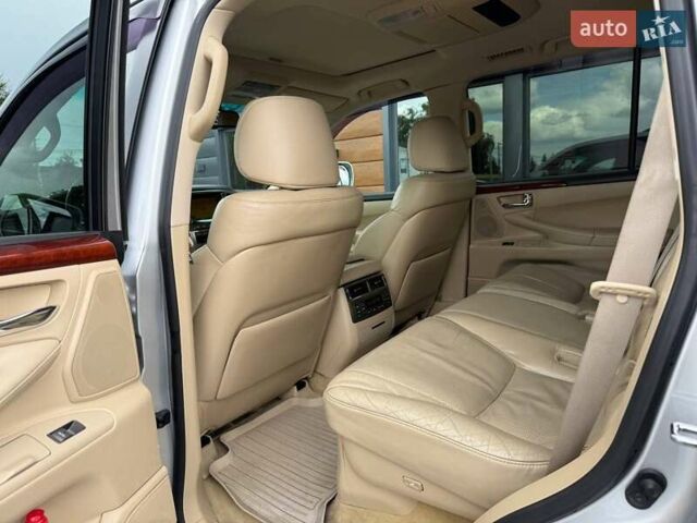Сірий Лексус ЛХ, об'ємом двигуна 5.66 л та пробігом 235 тис. км за 27191 $, фото 38 на Automoto.ua