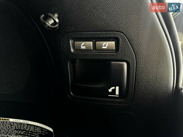 Серый Лексус ЛХ, объемом двигателя 5.66 л и пробегом 250 тыс. км за 29999 $, фото 17 на Automoto.ua