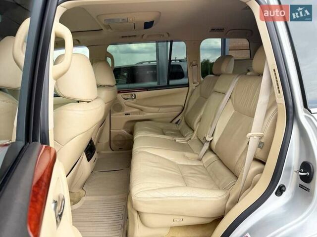 Сірий Лексус ЛХ, об'ємом двигуна 5.66 л та пробігом 235 тис. км за 27191 $, фото 39 на Automoto.ua