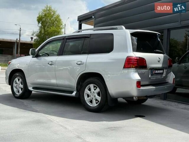 Сірий Лексус ЛХ, об'ємом двигуна 5.66 л та пробігом 235 тис. км за 27191 $, фото 3 на Automoto.ua