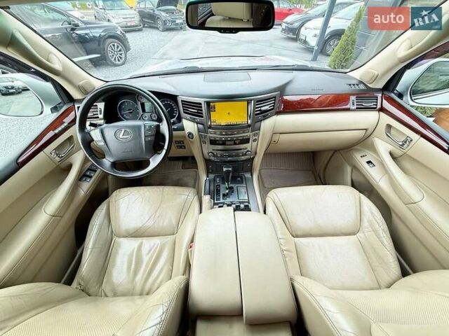 Сірий Лексус ЛХ, об'ємом двигуна 5.66 л та пробігом 235 тис. км за 27191 $, фото 47 на Automoto.ua