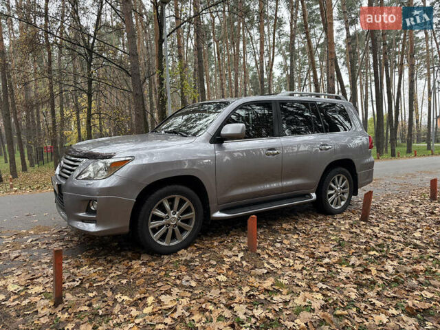 Серый Лексус ЛХ, объемом двигателя 5.66 л и пробегом 221 тыс. км за 32500 $, фото 17 на Automoto.ua