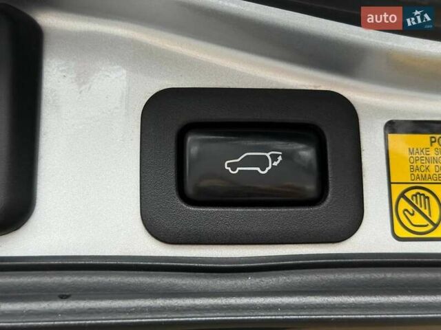 Сірий Лексус ЛХ, об'ємом двигуна 5.66 л та пробігом 235 тис. км за 27191 $, фото 56 на Automoto.ua