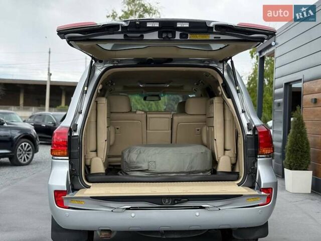 Сірий Лексус ЛХ, об'ємом двигуна 5.66 л та пробігом 235 тис. км за 27191 $, фото 54 на Automoto.ua